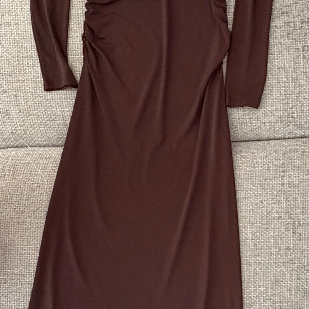 BNWT Zara Chocolate Long Dress with Shoulder Pads – Size M - Picture 13 of 16